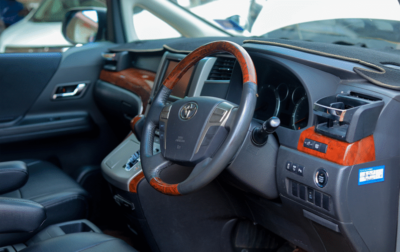 Toyota Alphard 2010